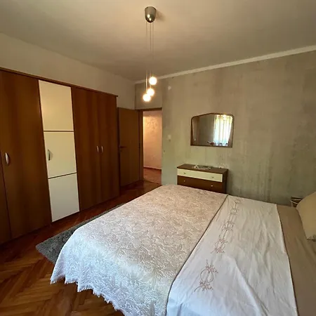 Foska Apartment *